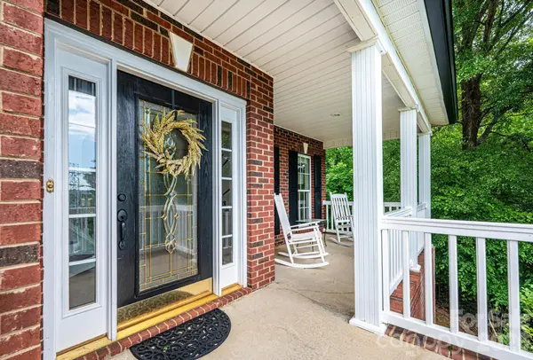 5700 Crown TER, Hickory, NC 28601