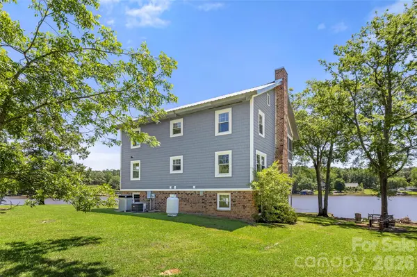 2450 Cottage LN, Liberty Hill, SC 29074