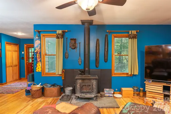 23 Hunting Lodge DR, Black Mountain, NC 28711