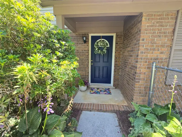 115 Wicklow DR, Asheville, NC 28806