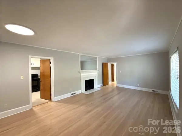 932 Hickory Nut ST, Charlotte, NC 28205