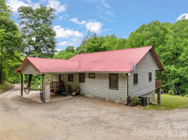 125 Harris CIR, Sylva, NC 28779