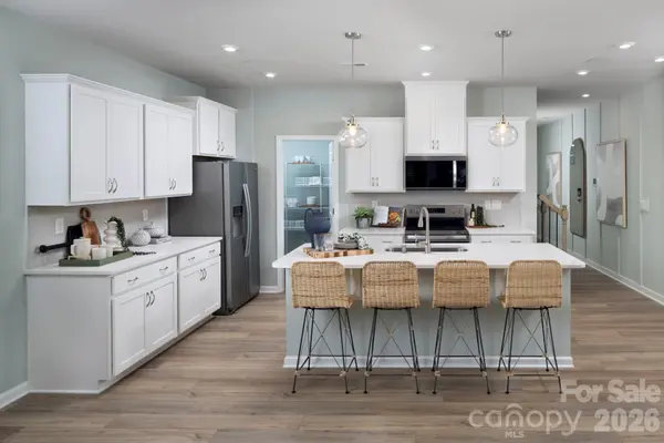 2148 Vinyasa LN, Charlotte, NC 28215