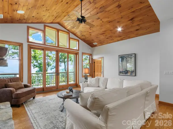 115 Stoney Falls LOOP #D1, Burnsville, NC 28714