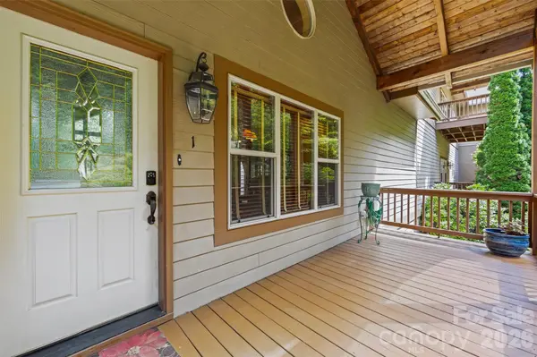 226 Sawgrass DR, Whittier, NC 28789