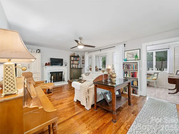 44 Hemlock AVE, Spruce Pine, NC 28777