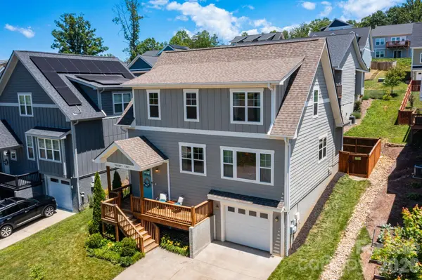 32 Greenwood Fields DR, Asheville, NC 28804