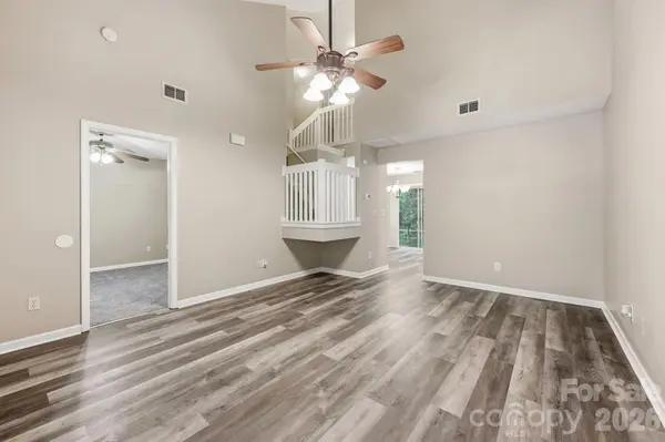 8230 Rudolph RD, Charlotte, NC 28216