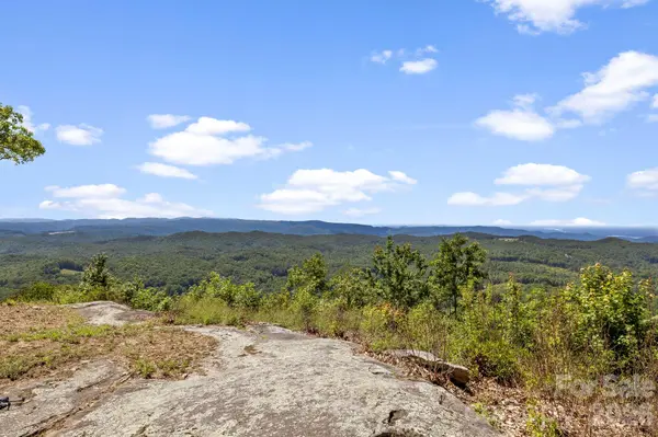 9999 Rocky Mountain RD, Lake Toxaway, NC 28747