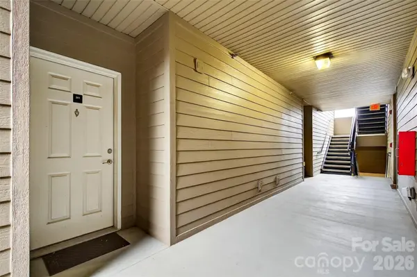 202 Brickton Village CIR #201, Fletcher, NC 28732