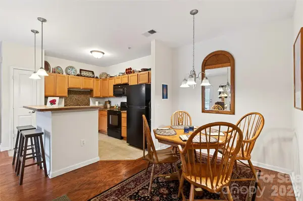 202 Brickton Village CIR #201, Fletcher, NC 28732