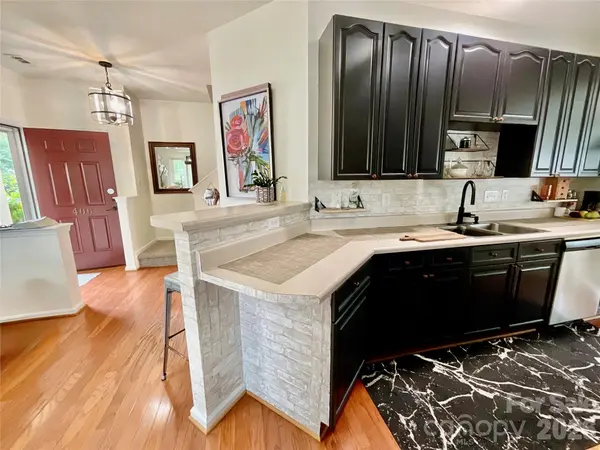 1965 Charlotte HWY #406, Mooresville, NC 28115