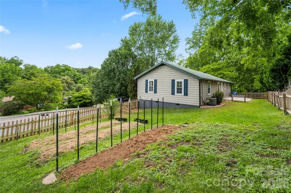 589 Sand Hill RD, Asheville, NC 28806
