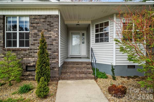 2 Manakiki CT, Etowah, NC 28729