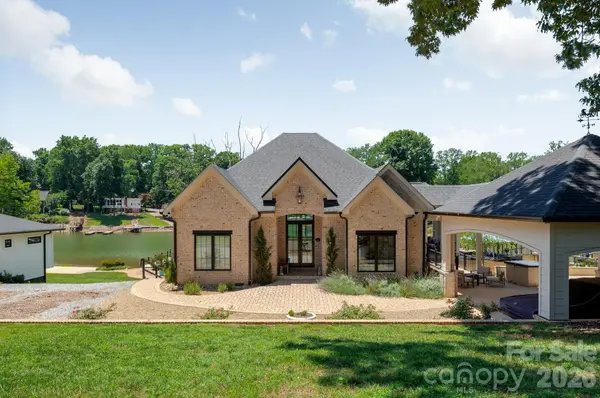 445 Sundown RD, Mooresville, NC 28117