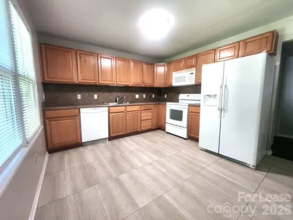 3317 Windsor DR, Charlotte, NC 28209