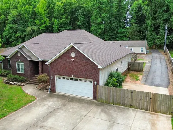 3801 Hayden DR, Charlotte, NC 28269