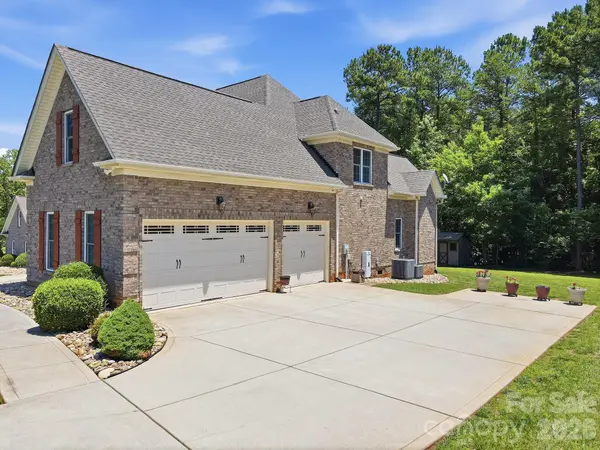 146 Orchard Farm LN, Mooresville, NC 28117