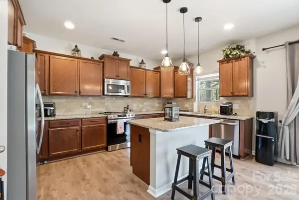 1231 Tranquil Falls LN, Matthews, NC 28104