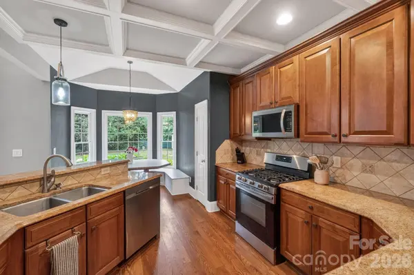 173 Yellow Jacket CIR, Mooresville, NC 28117