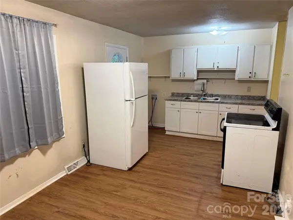 2609 Alleghany ST, Charlotte, NC 28208