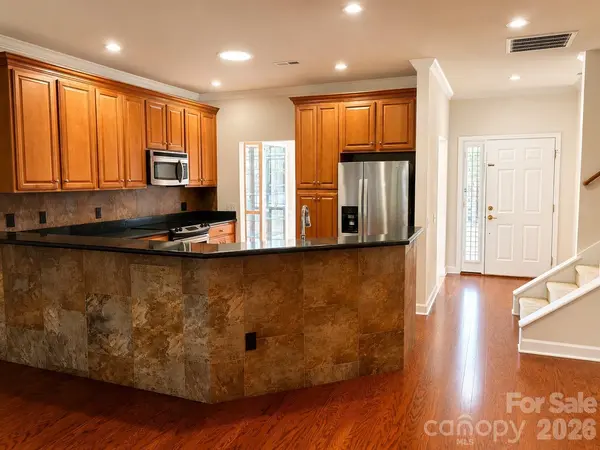 47 Victoria Park DR, Hendersonville, NC 28792