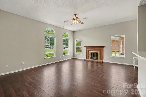 7925 Turquoise DR, Charlotte, NC 28215