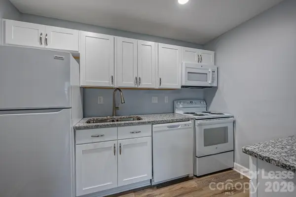 1048 Avondale RD #18, Lowell, NC 28098