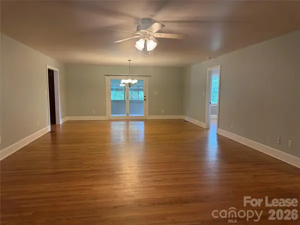 8024 Bradford LN, Denver, NC 28037
