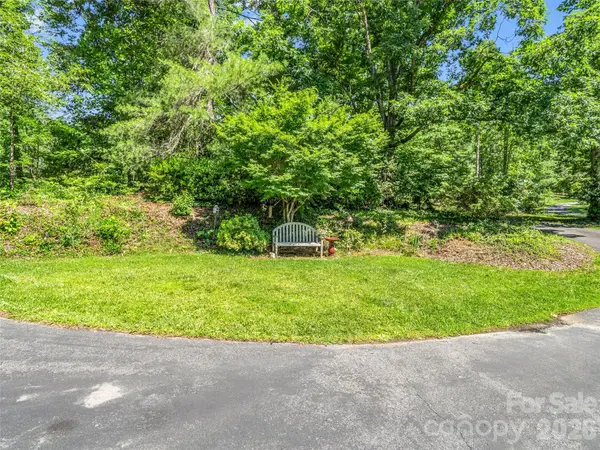 52 Forest RD, Asheville, NC 28803