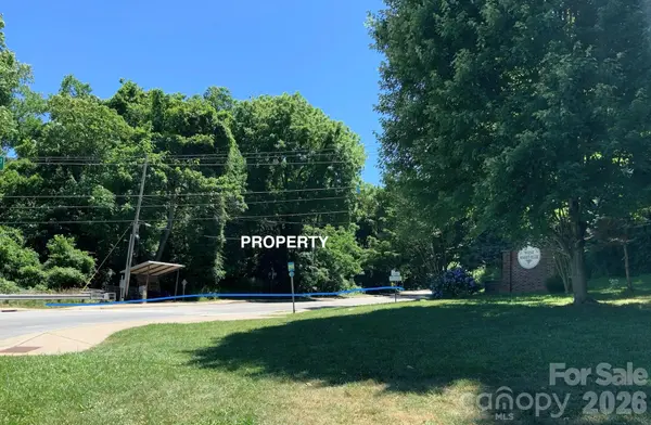 99999 Haywood RD, Asheville, NC 28806