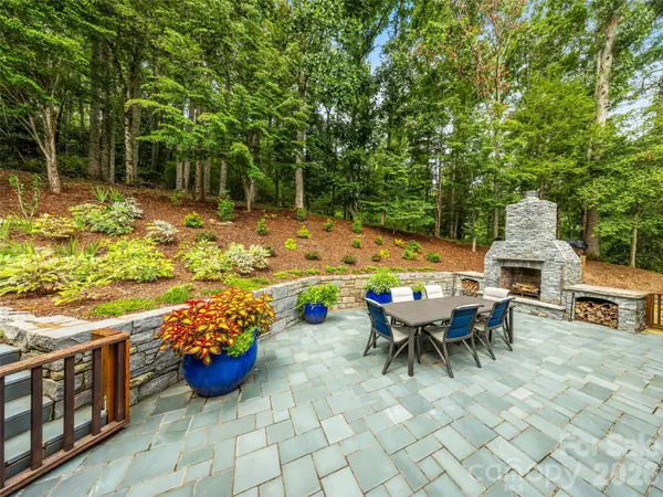 4 Cedar Hill DR, Asheville, NC 28803