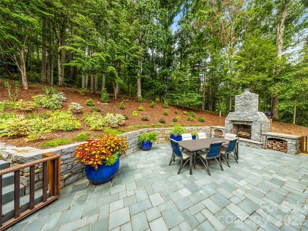 4 Cedar Hill DR, Asheville, NC 28803