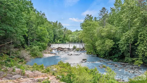 21 Little River Estates DR, Taylorsville, NC 28681