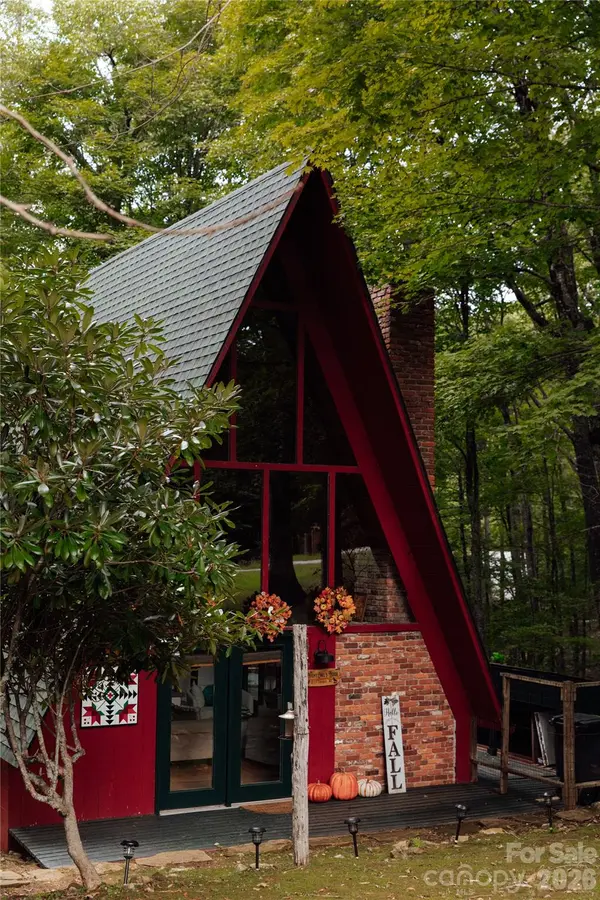 201 Hampton Gap DR, Mars Hill, NC 28754