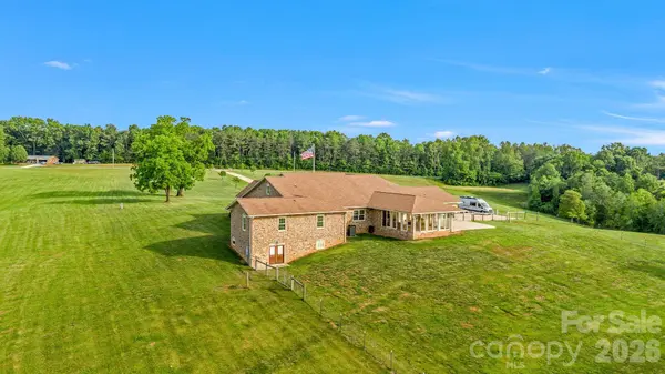2831 Bethany Ford RD, Roaring River, NC 28669