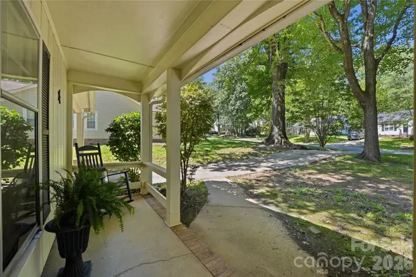 7626 Winterset DR, Charlotte, NC 28270