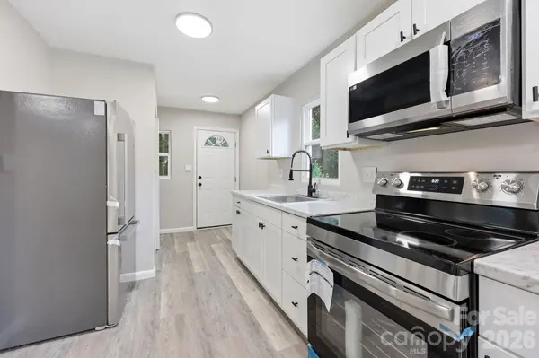 1829 Taylor AVE, Charlotte, NC 28216