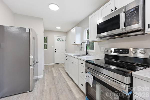 1829 Taylor AVE, Charlotte, NC 28216