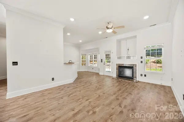 8011 Maxwelton DR, Huntersville, NC 28078
