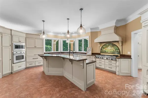 1090 Pearidge RD, Bostic, NC 28018