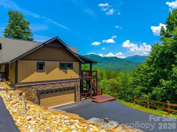 346 Torwood LN, Whittier, NC 28789