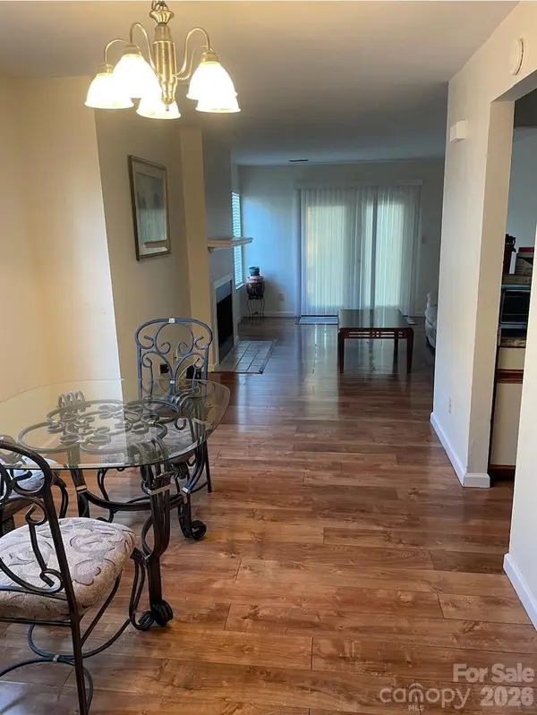 814 Selwyn Oaks CT, Charlotte, NC 28209
