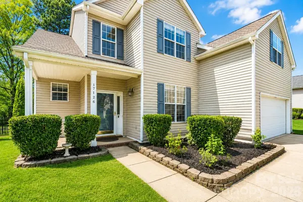 17126 Cambridge Woods CT, Charlotte, NC 28277