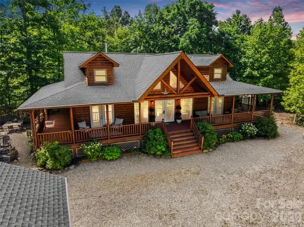 128 Hummingbird LN, Almond, NC 28702