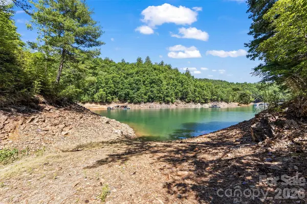 128 Hummingbird LN, Almond, NC 28702