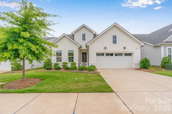 8025 Brookbank DR, Charlotte, NC 28269