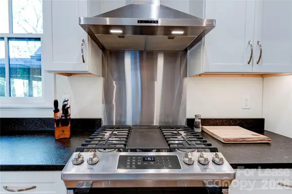 12 Waverly RD, Asheville, NC 28803