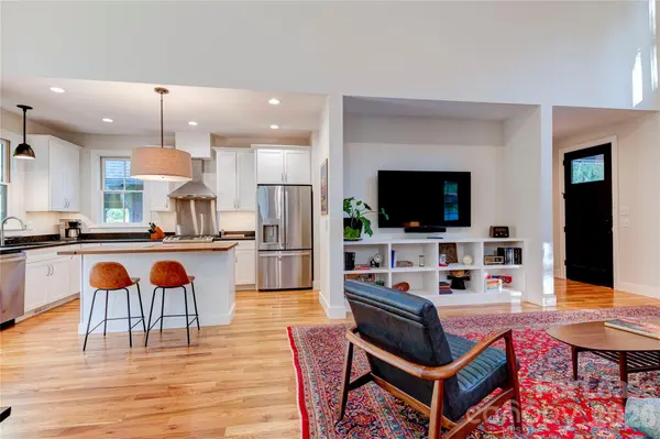 12 Waverly RD, Asheville, NC 28803