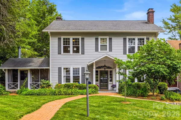 1620 Norwood PL, Hendersonville, NC 28791
